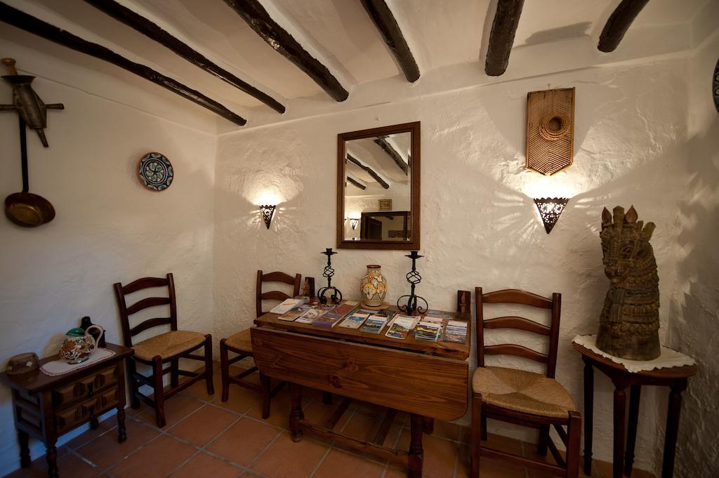 Cortijo La Haza Bed & Breakfast Iznajar Exterior photo