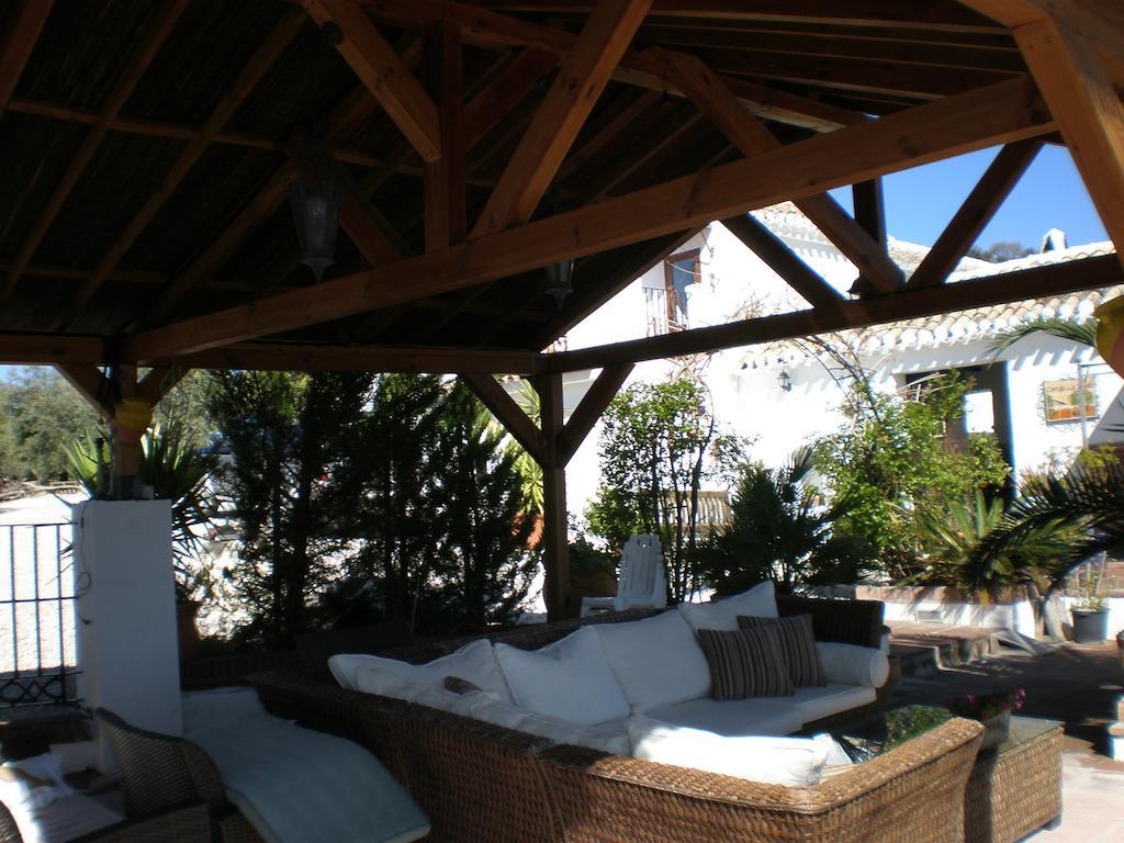 Cortijo La Haza Bed & Breakfast Iznajar Exterior photo