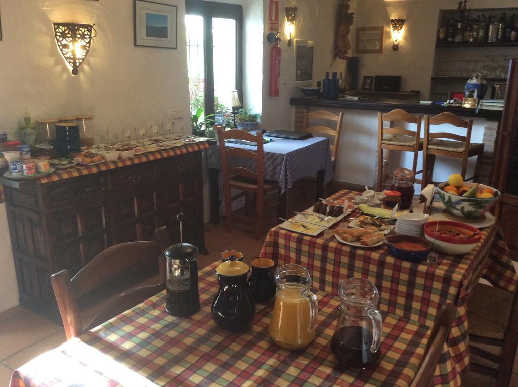 Cortijo La Haza Bed & Breakfast Iznajar Exterior photo